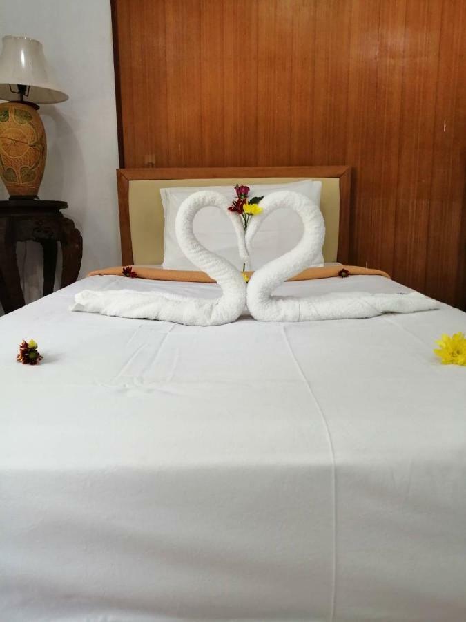 Tony Home And Restaurant Karon Ngoại thất bức ảnh